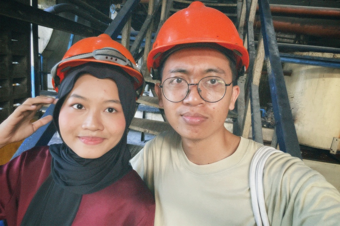 helm orange
